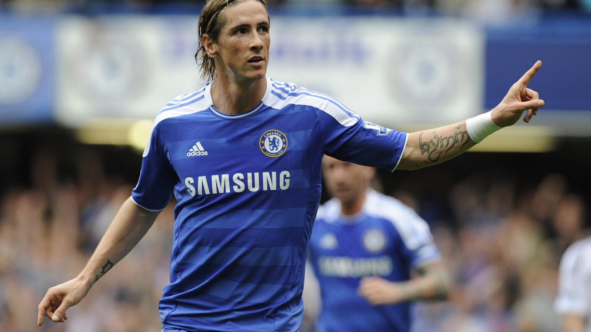 跳水赛中突尼斯男子完成完美入水，吉尼斯跳水